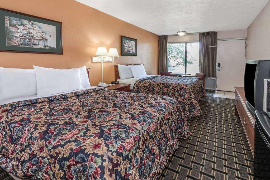 Quality Inn Georgetown Bagian luar foto