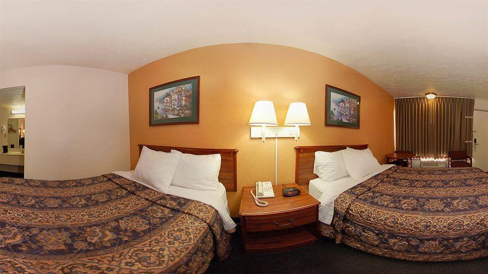 Quality Inn Georgetown Bagian luar foto