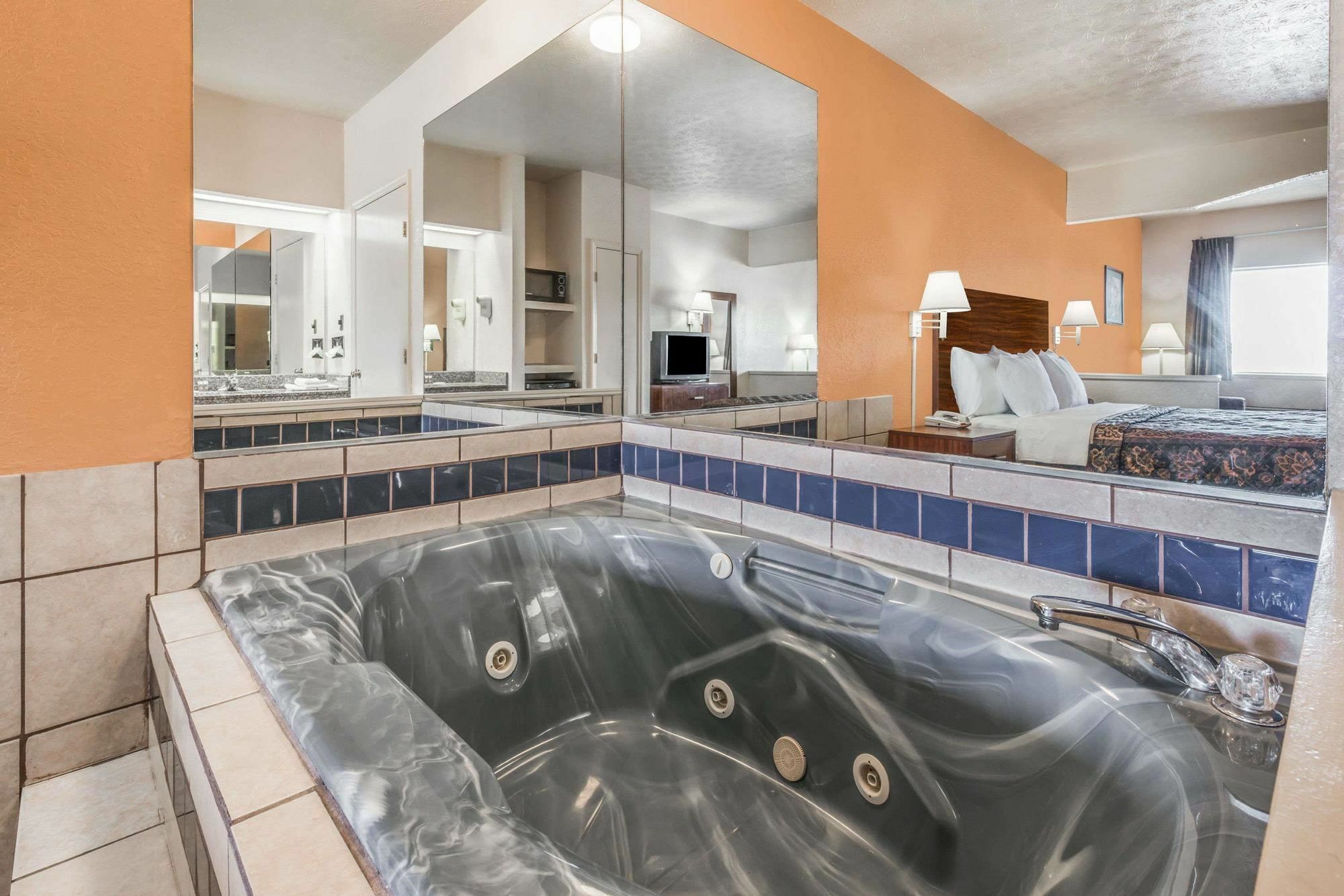 Quality Inn Georgetown Bagian luar foto